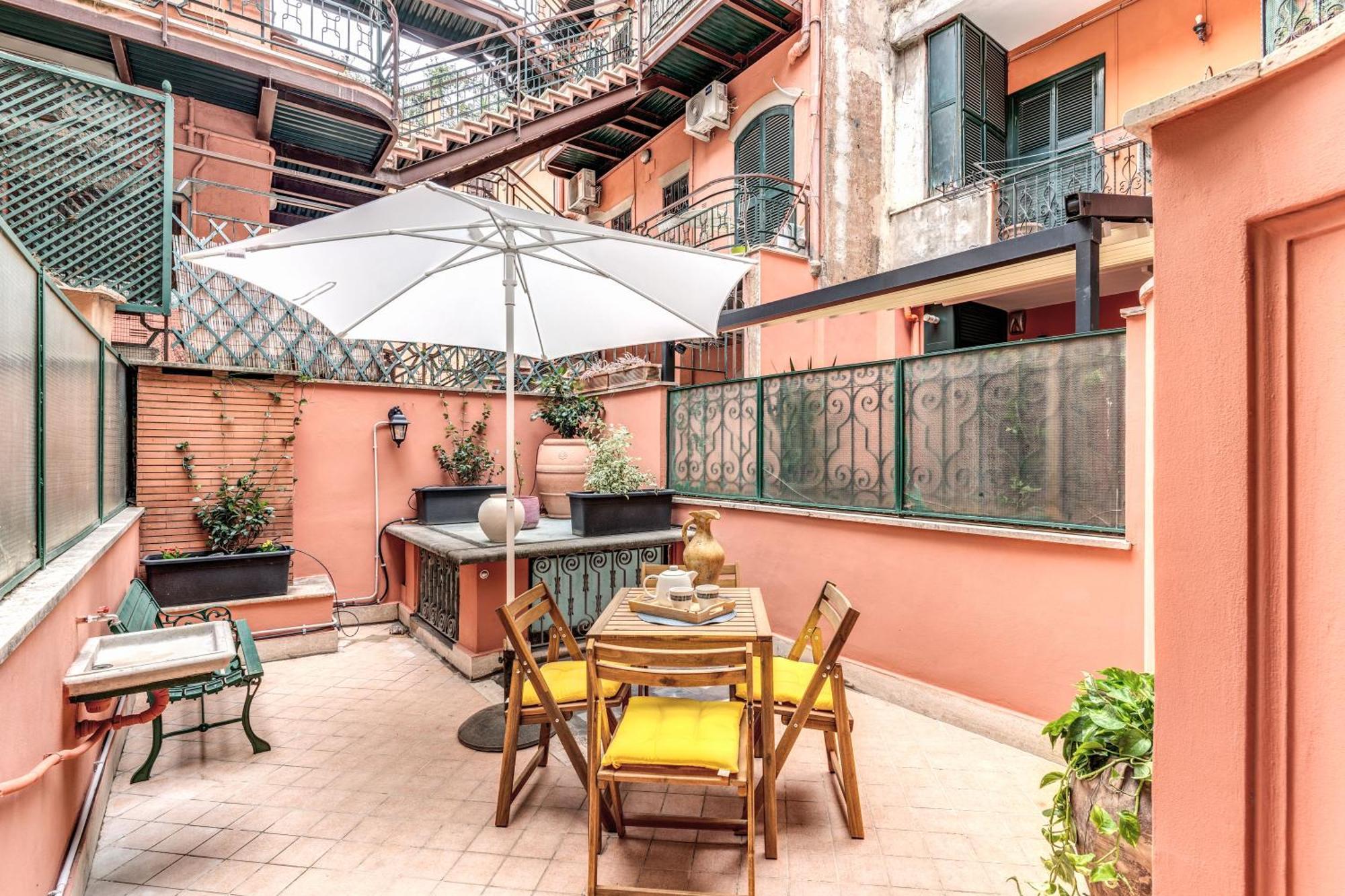 Elegant Apartment Behind The Colosseum Rome Extérieur photo