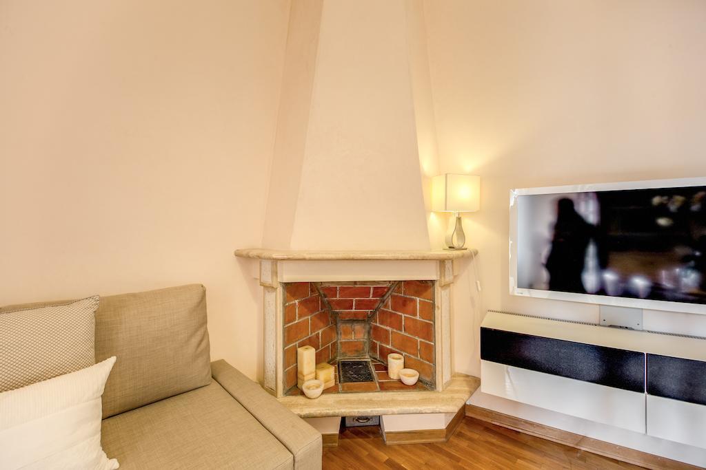 Elegant Apartment Behind The Colosseum Rome Extérieur photo