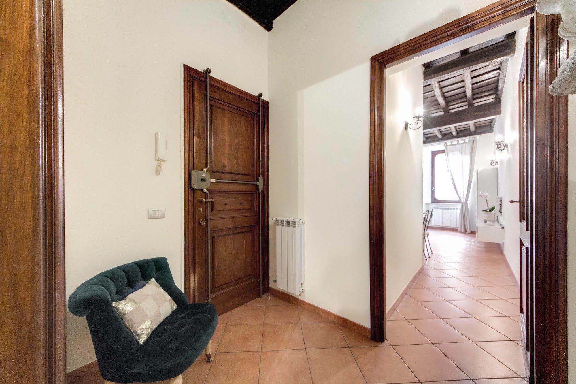 Elegant Apartment Behind The Colosseum Rome Extérieur photo