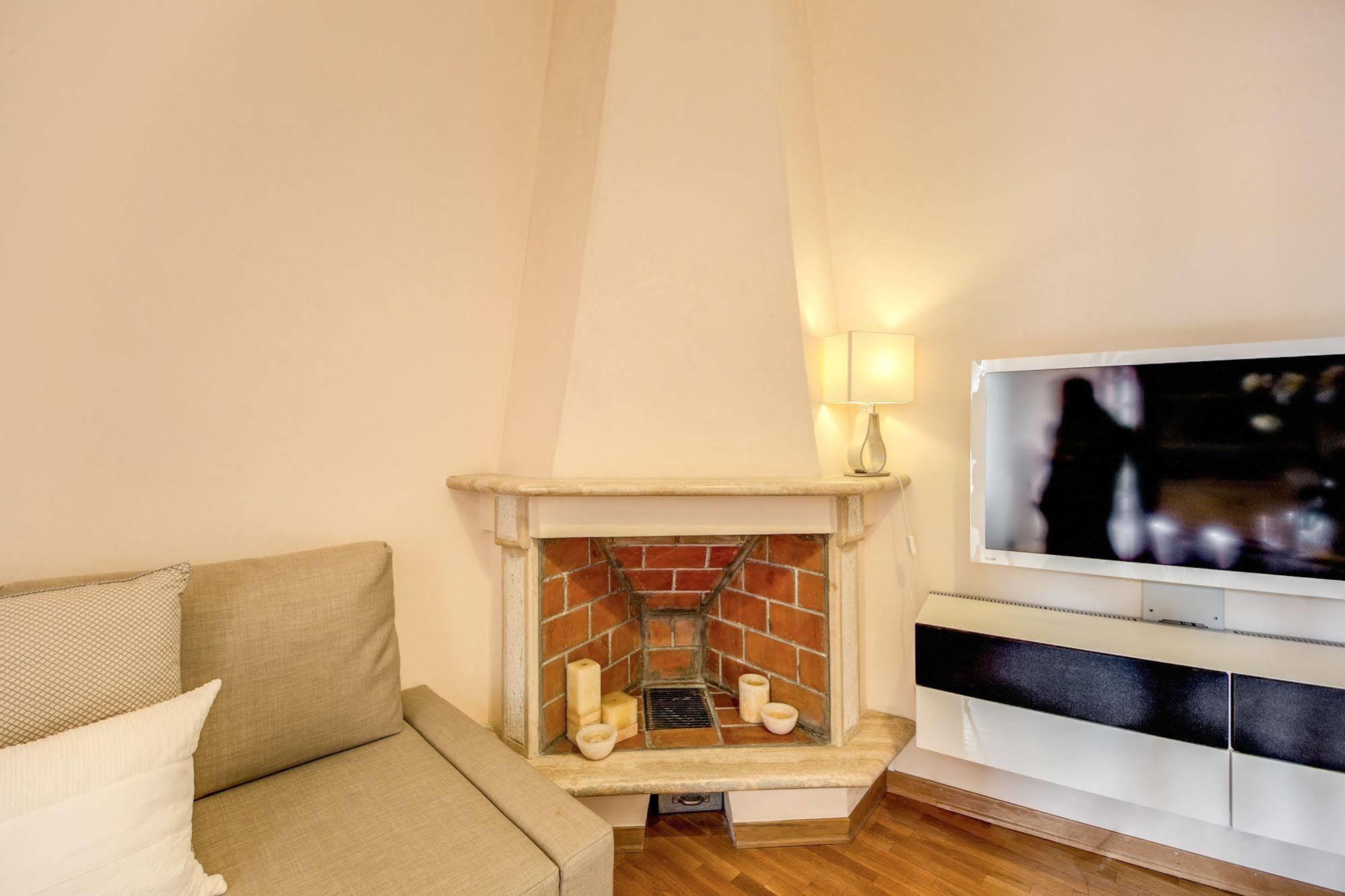 Elegant Apartment Behind The Colosseum Rome Extérieur photo